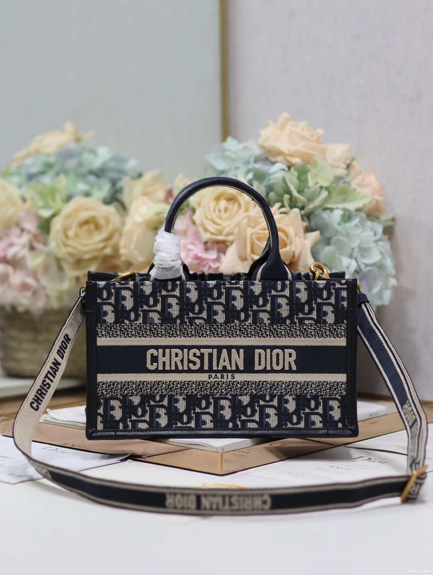 Book Tote-27*14*11CM East-West Diro 0726